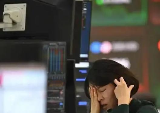 40 万家庭迎史上至暗时刻，韩国股市 30 天蒸发 32 万亿，年轻人被套牢..