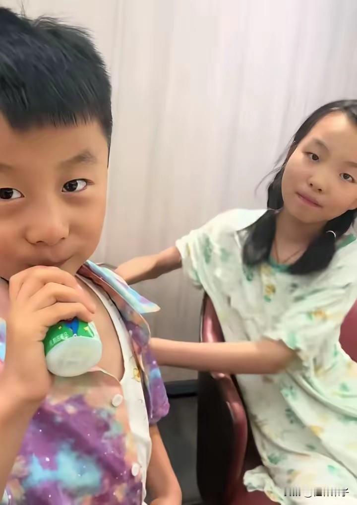 奇奇悦悦快开学了！
这个暑假
错过了见九江爷爷奶奶的机会，
心里一定有不少遗憾吧