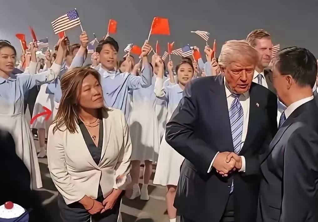 特朗普访华，出镜率最高的，不是马斯克和鲁比奥，而是这个女人