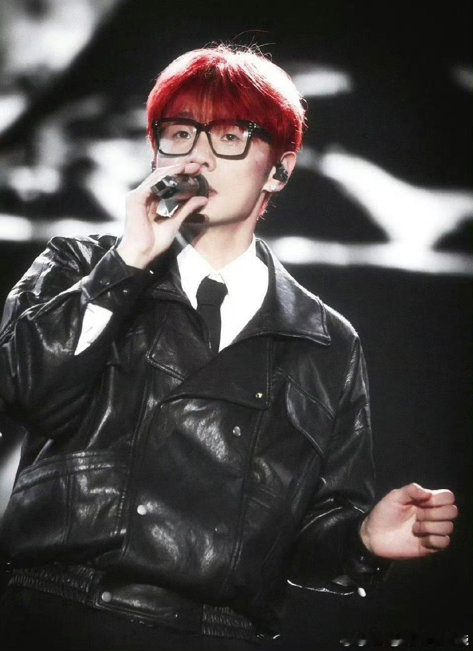 李荣浩 新年第一天怎么会搞成这样李荣浩在清远开完跨年演唱会发文“新年第一天怎么会