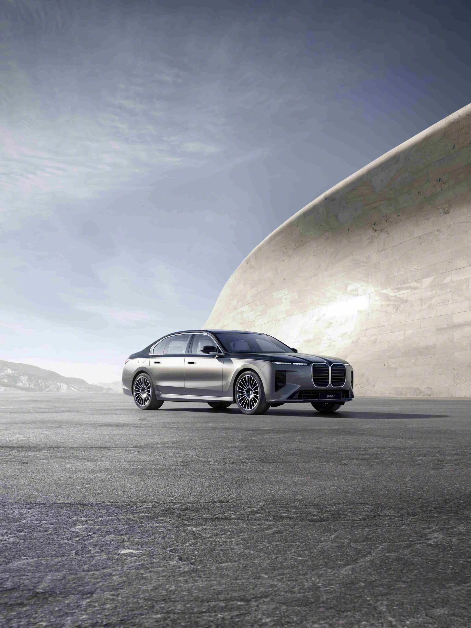 宝马新 7 系也用上了副驾娱乐屏 