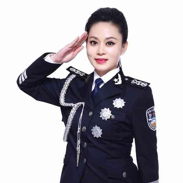 陈卫，原西安市公安局政治部宣传处民警，转业前为军校女军官队队长。
擅长民族声乐，