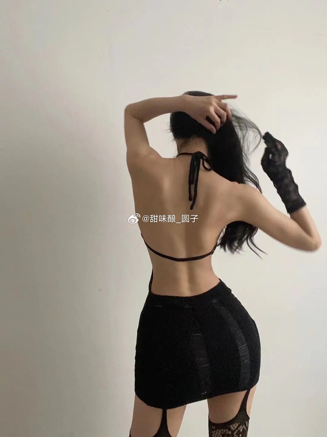 -说爱我都是假的 你就想得到我身体而已 ​ ​​​