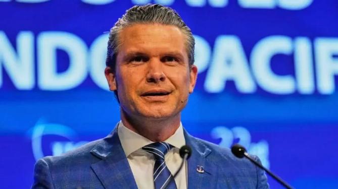 赫格塞思，已经被特朗普盯上了。英国媒体昨天把话说死：这位主张对伊朗动手的国防部长