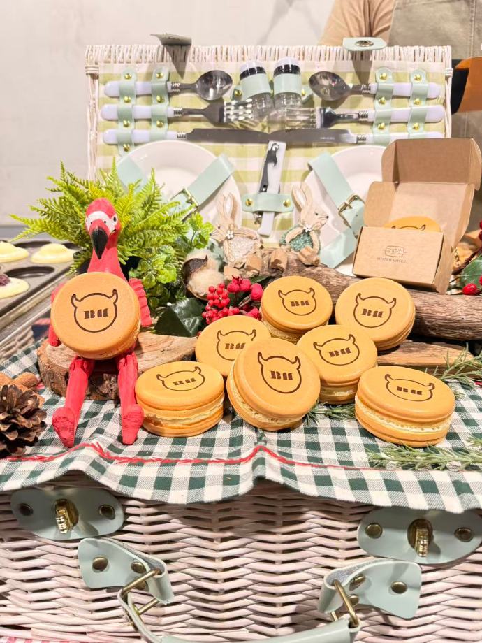 babymonster后台是中华小吃街  好好好，babymonster后台变中