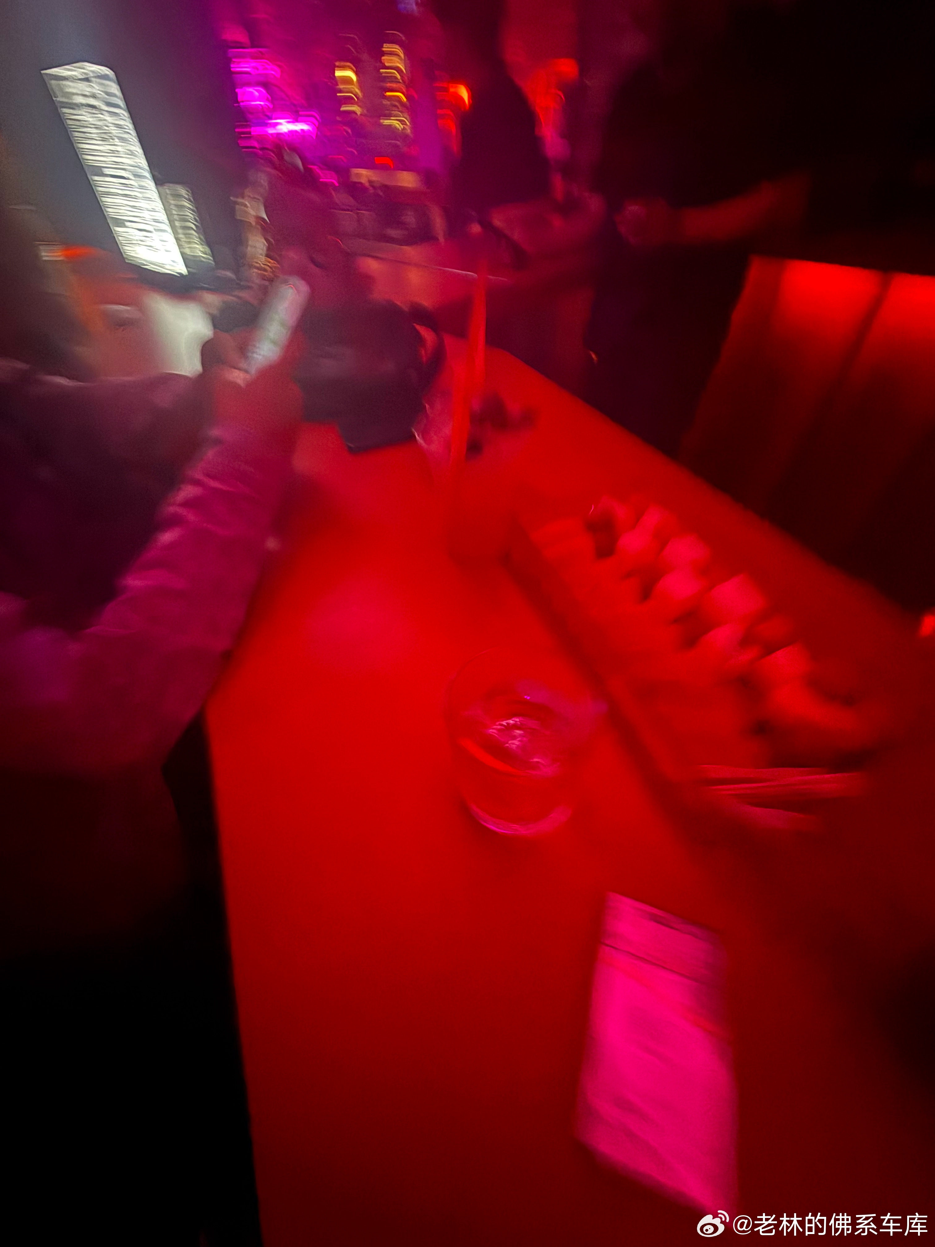 和二八同学感受北京工体文艺就把🍺[流鼻血][流鼻血] ​​​