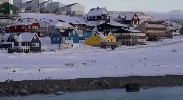 16日刚抵达格陵兰岛的15名德国军人已于44小时后撤离该岛。这被普遍怀疑与特朗普