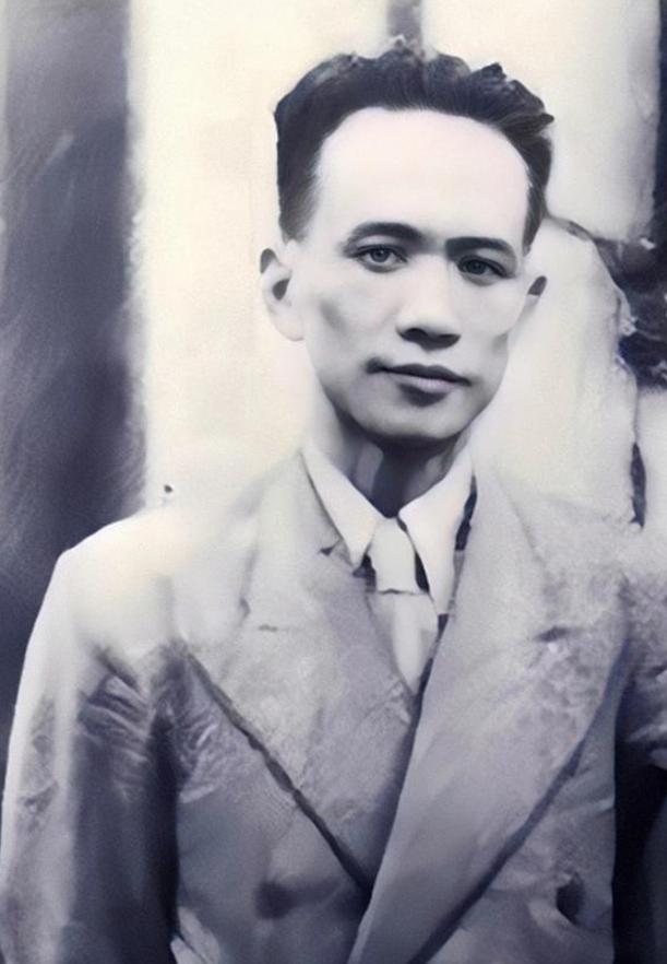 1940年，郑苹如被捕，两个特务把她带到小树林执行枪决，正要开枪时，郑苹如却提了