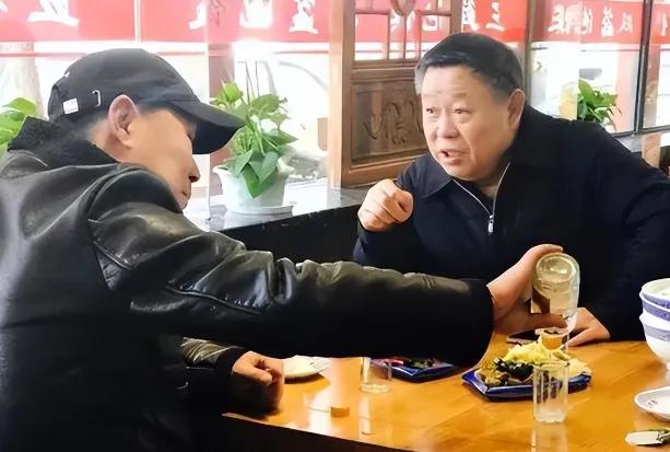 男人一但过了50岁，一定要牢记这3种酒不能喝，早知道早受益！

不喝贴牌酒：看似