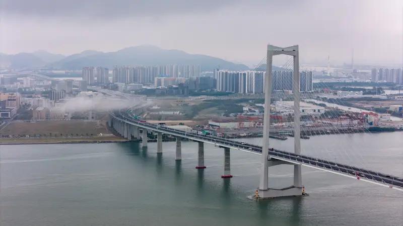 长三角与大湾区的发展优势对比！大湾区的发展优势着实可观。从地理位置来看，它是海上