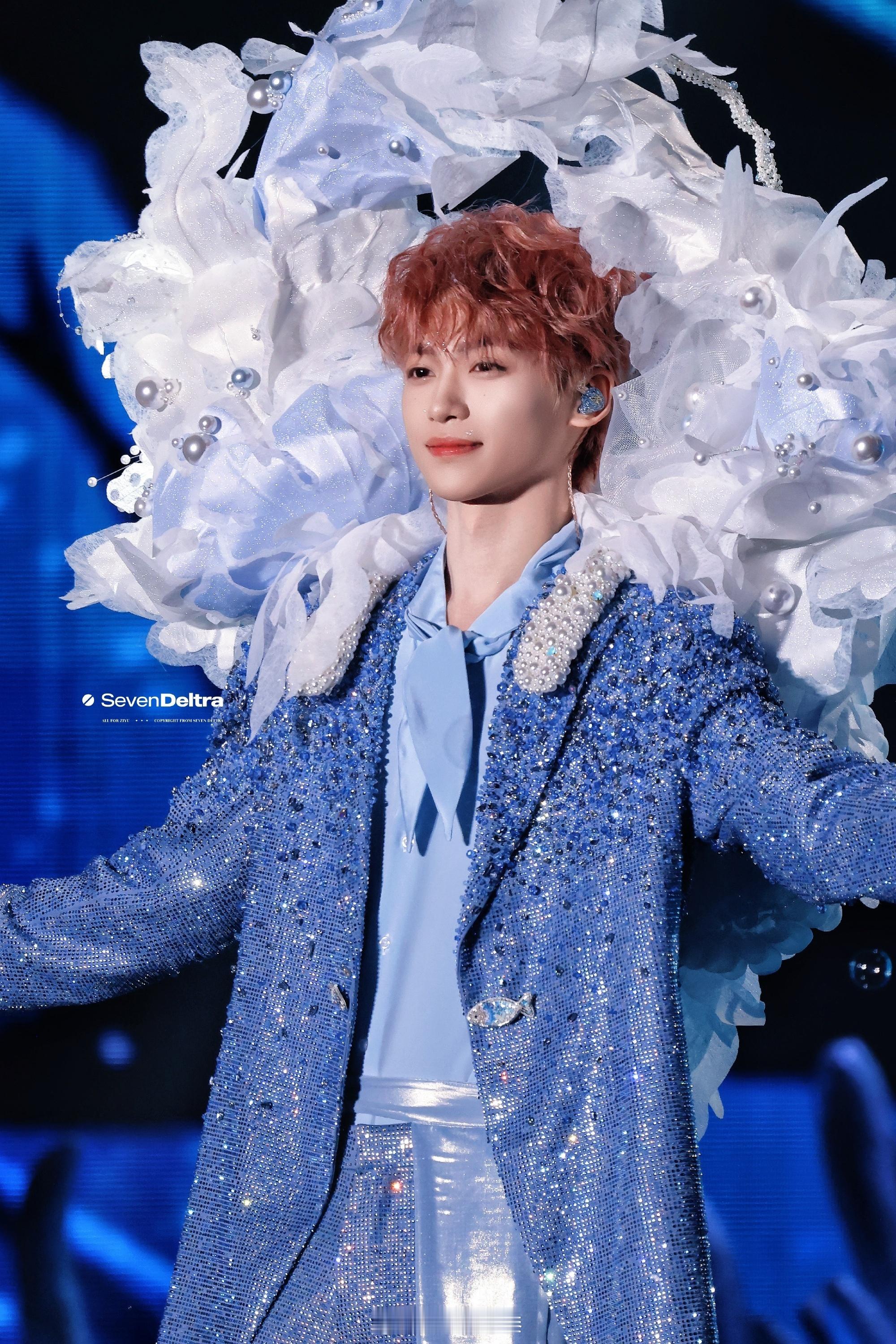 梓渝蓝粉色 又萌又帅的梓渝！好看的图真的太多了，疯狂存！！梓渝贵阳演唱会，赏心悦