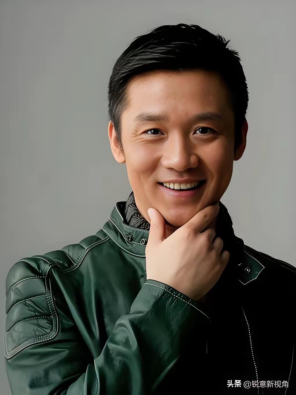 李静问黄志忠：你晚上吃饭吗？黄志忠说我一般不吃。李静又问：那你觉得活的有意思吗？