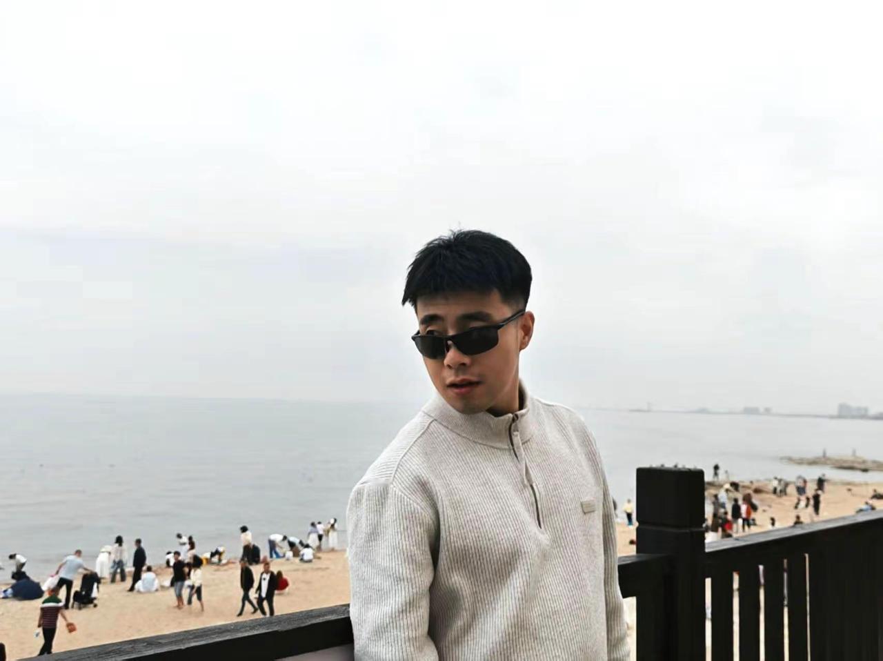 不被定义，庆幸自由，我可以是任何样子。
