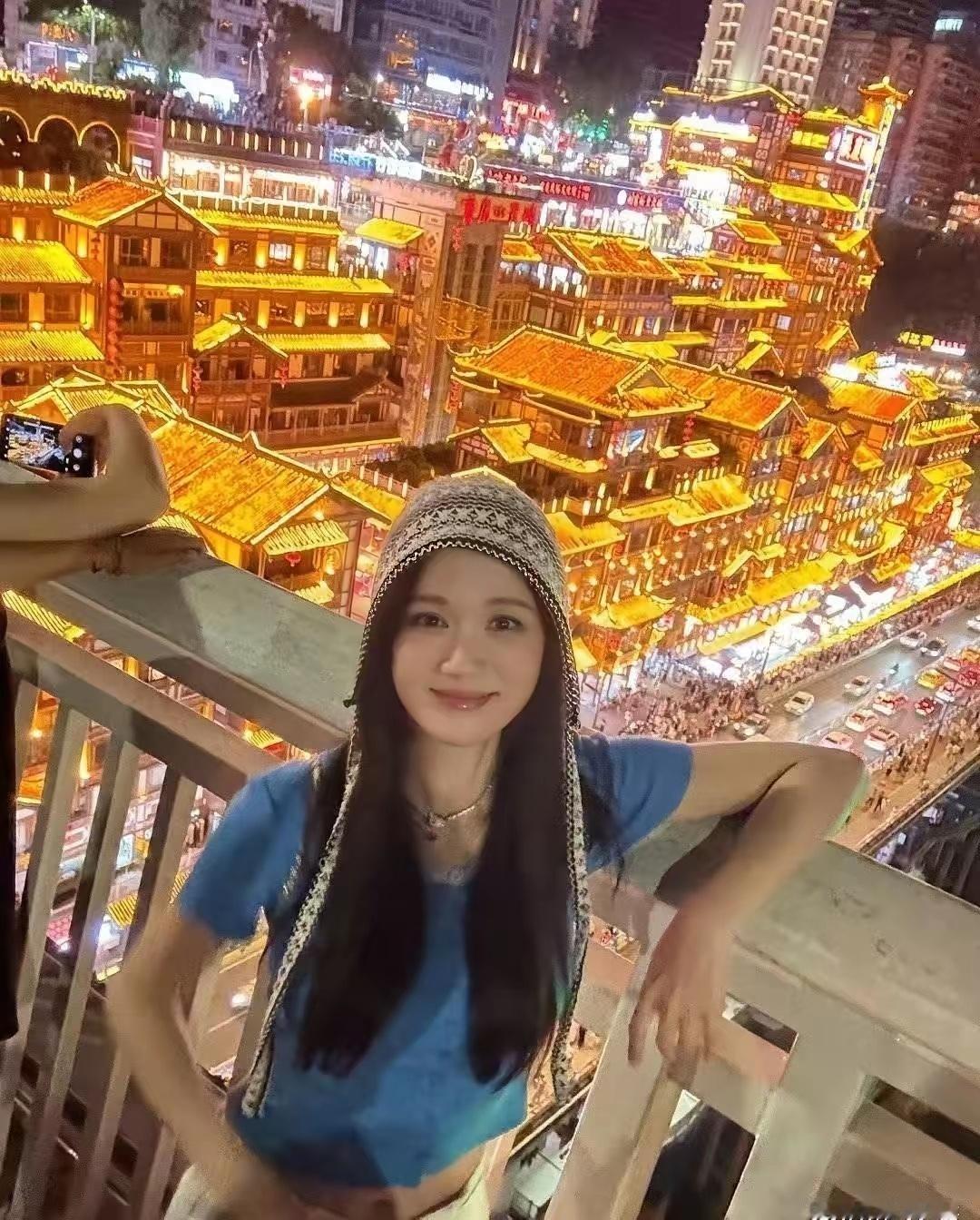 陈乔恩这‏颜值，简直跟自带﻿﻿滤镜‏似⁠‎的，美得不用修‏图‏‏。﻿‏