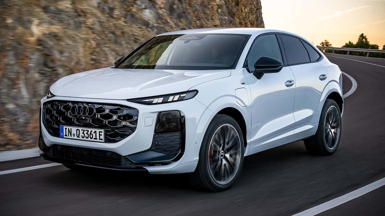 第二代奥迪Q3 Sportback官图发布：
Q3 Sportback采用轿跑溜