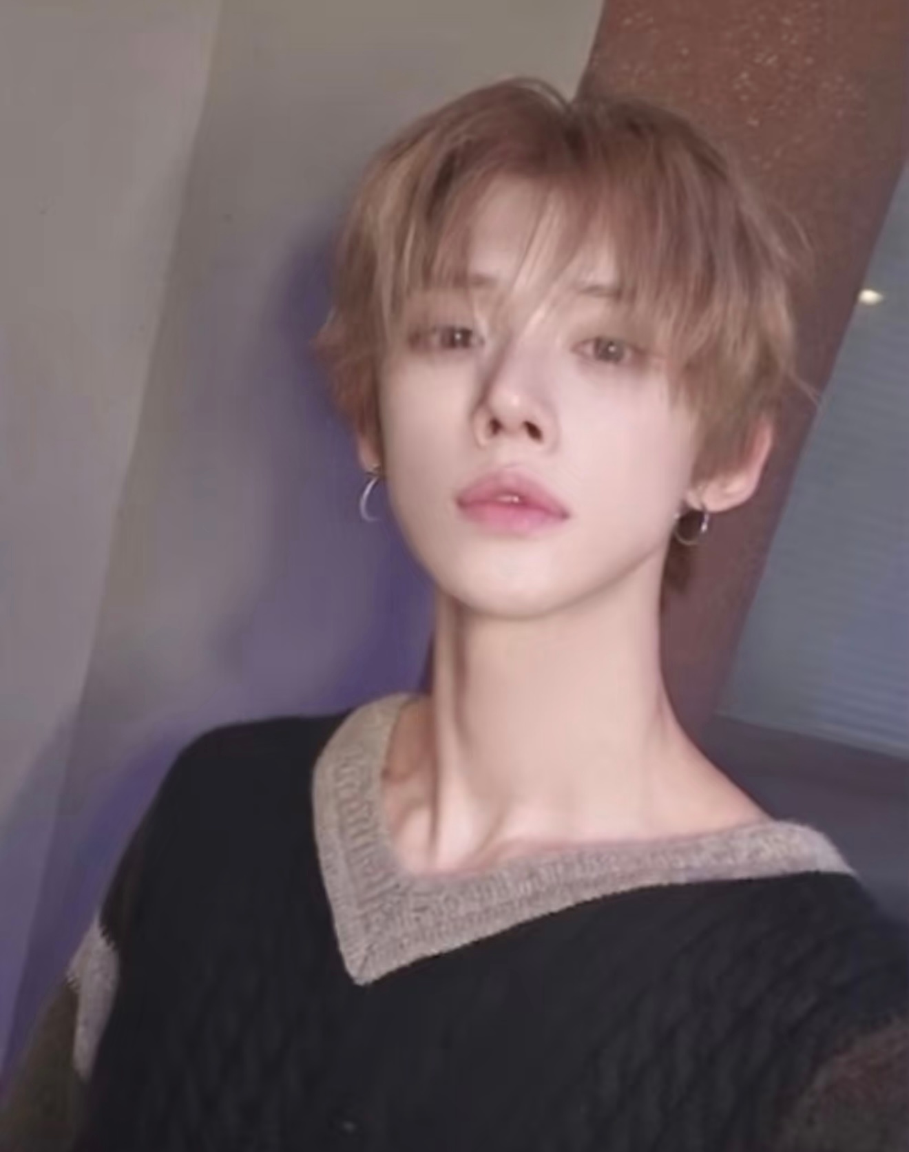 白天名门公子，晚上收费人妻 