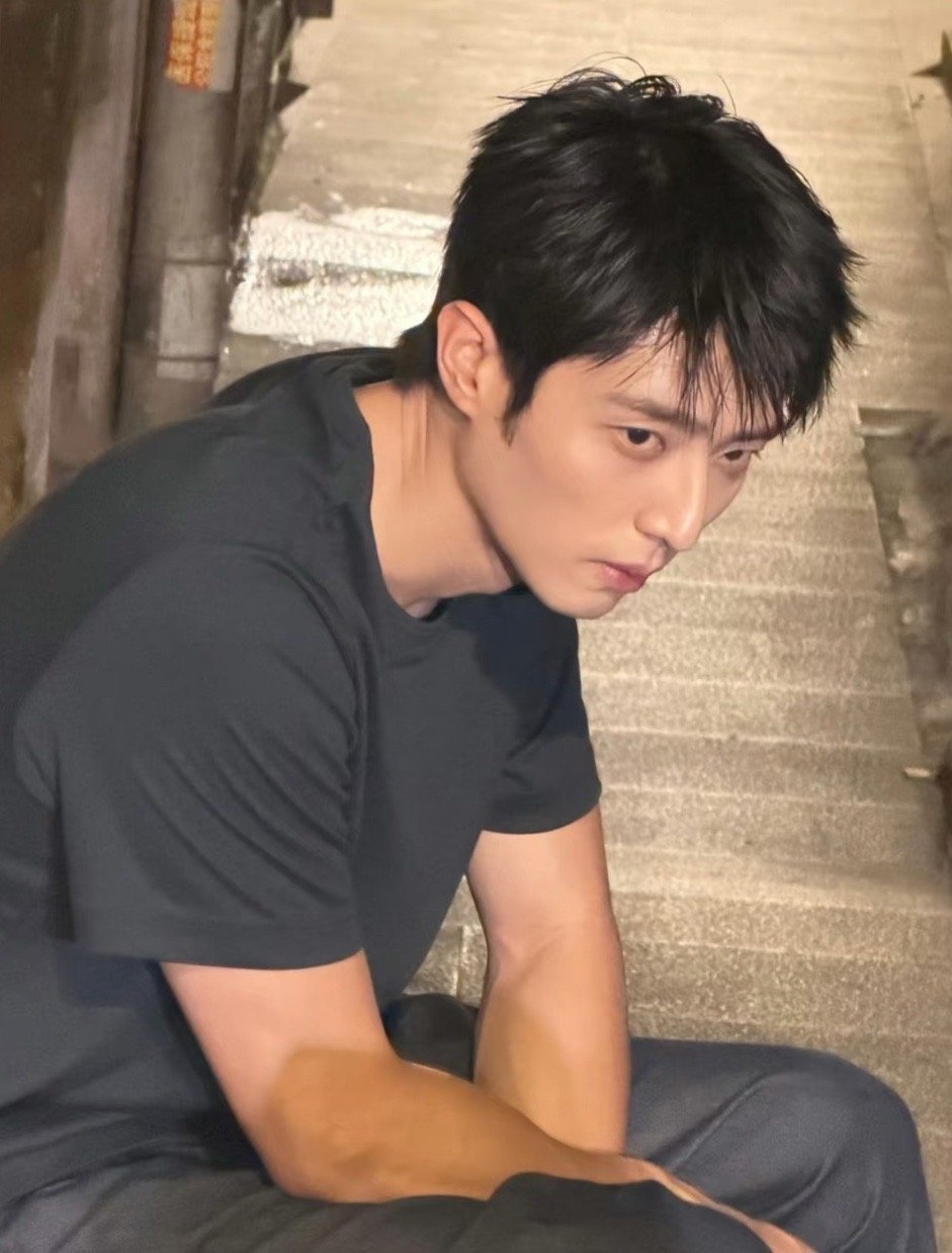 等我变小了也要陈靖可抱我纯帅无技巧的陈靖可谁能不爱呀✨ 腹肌胸肌杀疯了！少年感混