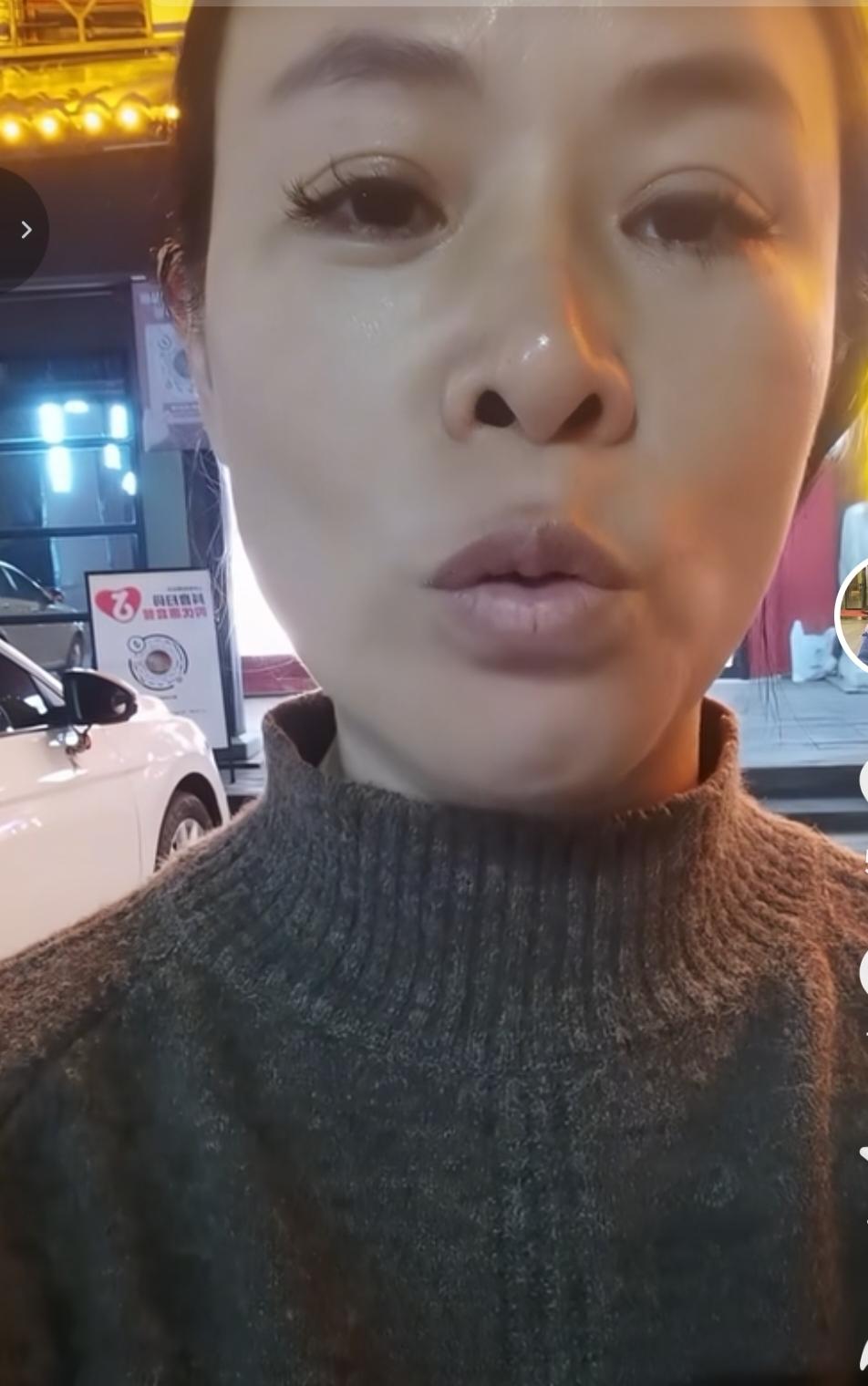 李鑫的姐姐不要再演了，为了流量捞金简直不要脸到了极致。
她的弟弟根本就不是被拐卖