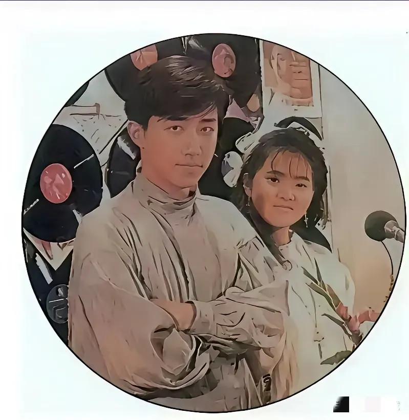 年轻时候的伊能静长得很普通，她的前夫庾澄庆年轻的时候阳光帅气，配她绰绰有余。
