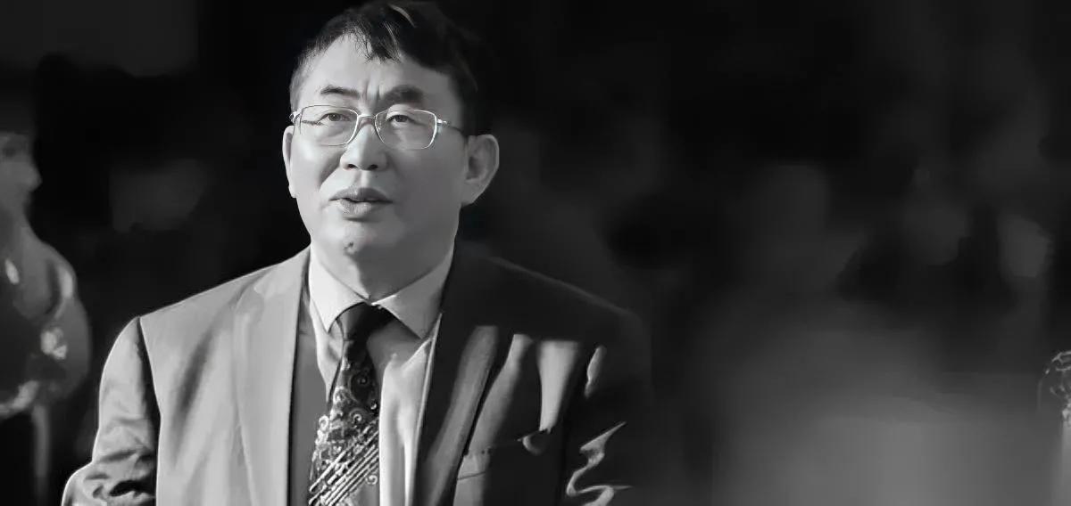 棋圣走了！他的圈子不简单…

谁能让开国上将站着看自己打桥牌？聂卫平做到了。当年