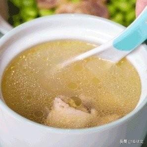 湖北人睡前有没有吃夜宵的习惯 空腹睡饱腹睡哪个危害大
 
每到深夜，湖北人的灵魂