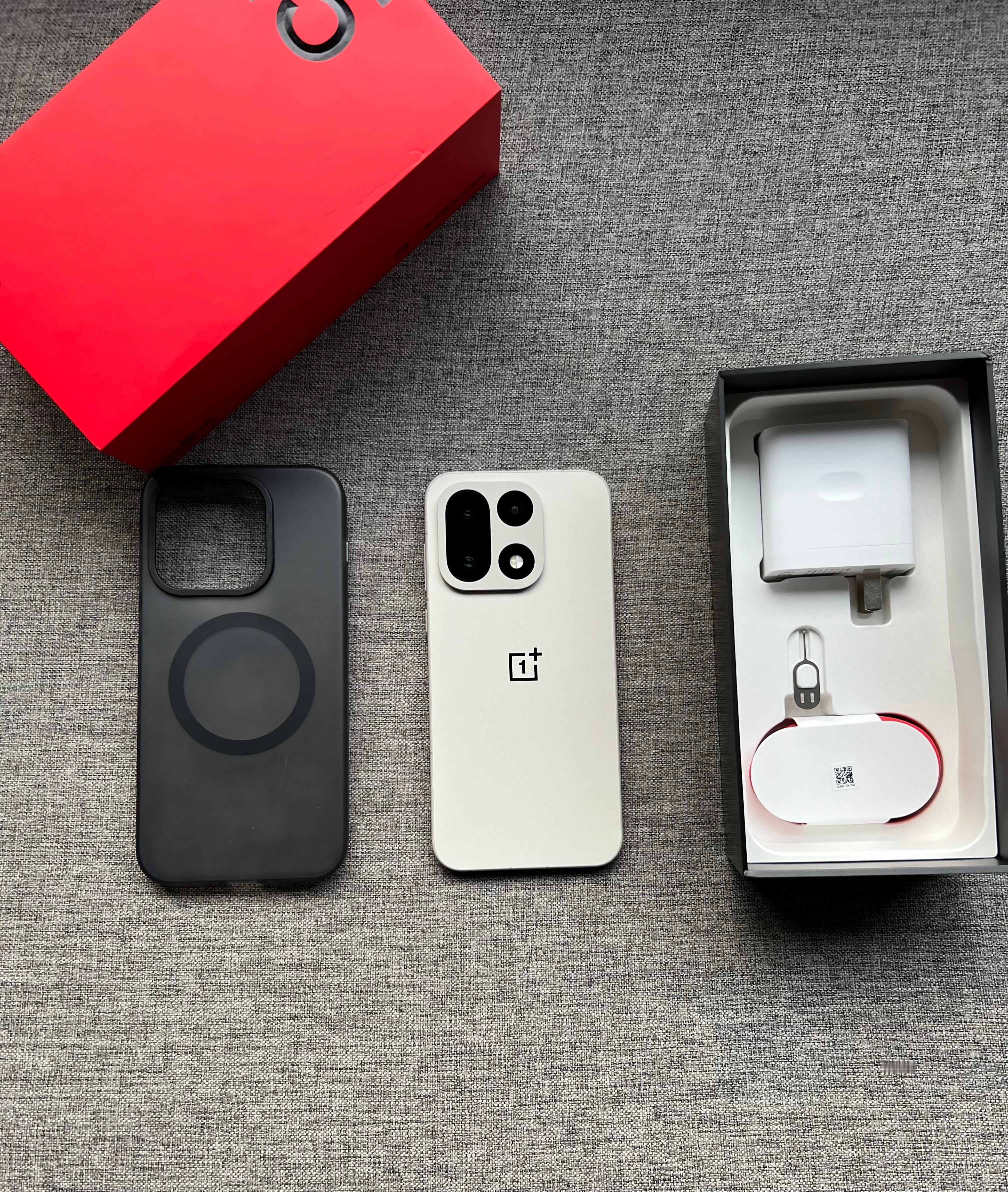 一加15 16+1TB原色沙丘，成色完美，电池效率100，带盒子配件，全国联保至