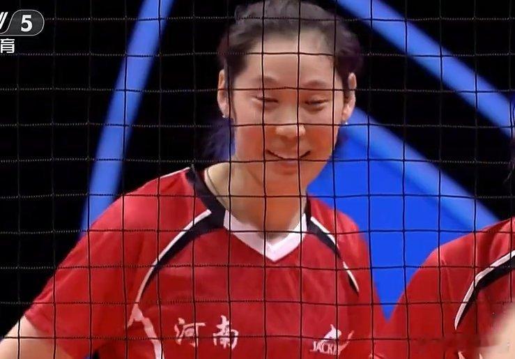 希望你一直是如图这样快乐的打比赛【河南女排3比0北京女排】1全运会女排小组赛A组