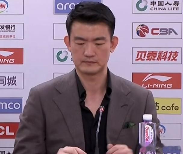看王博男篮战胜波多黎各看法

王博：想不通男篮为啥丢掉我们优点。先搞清楚我们和欧