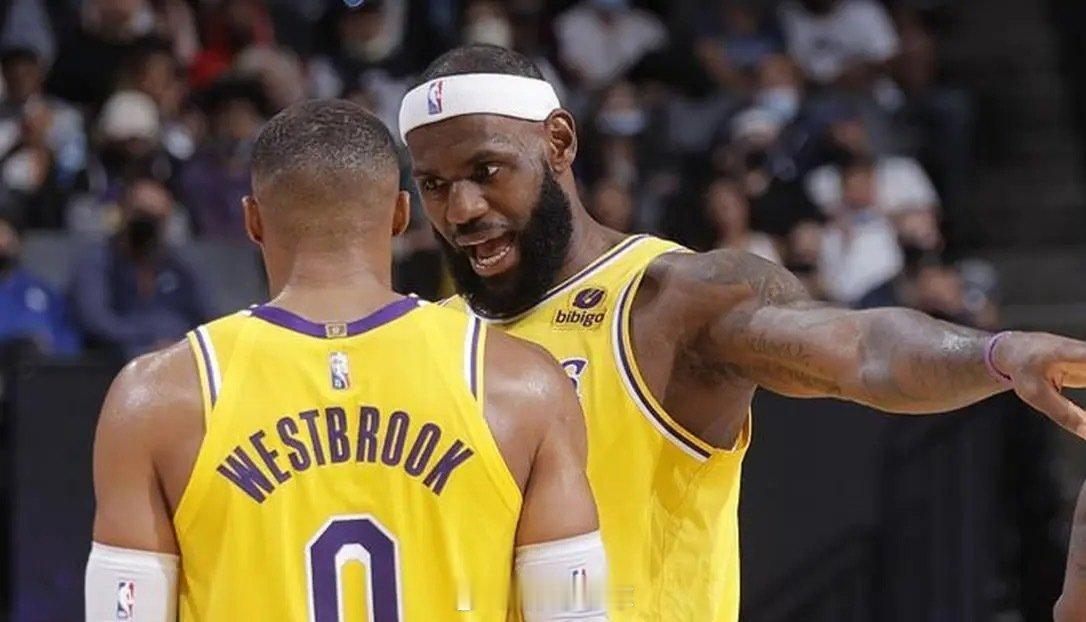 威少回答记者提问：我很久没和詹姆斯讲过话了今日NBA季后赛，掘金121-119绝