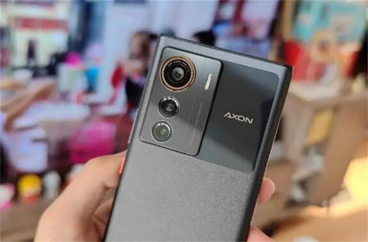 离谱！6299元旗舰机暴跌至1450元，老牌大厂藏的“捡漏王”被我挖到了

当下