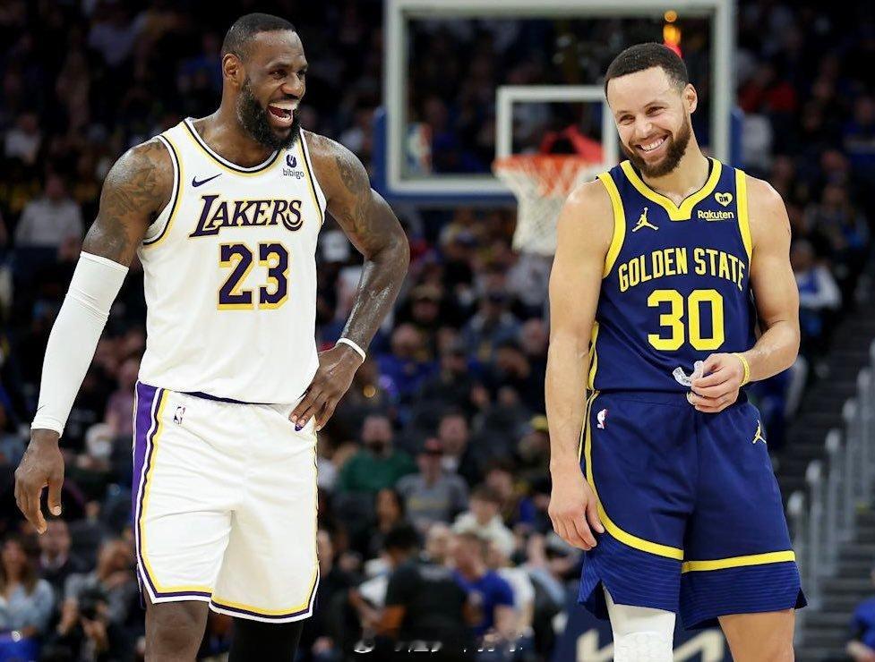 Sam Amick：球队消息源确认，勇士今年夏天对勒布朗·詹姆斯有浓厚的兴趣，并