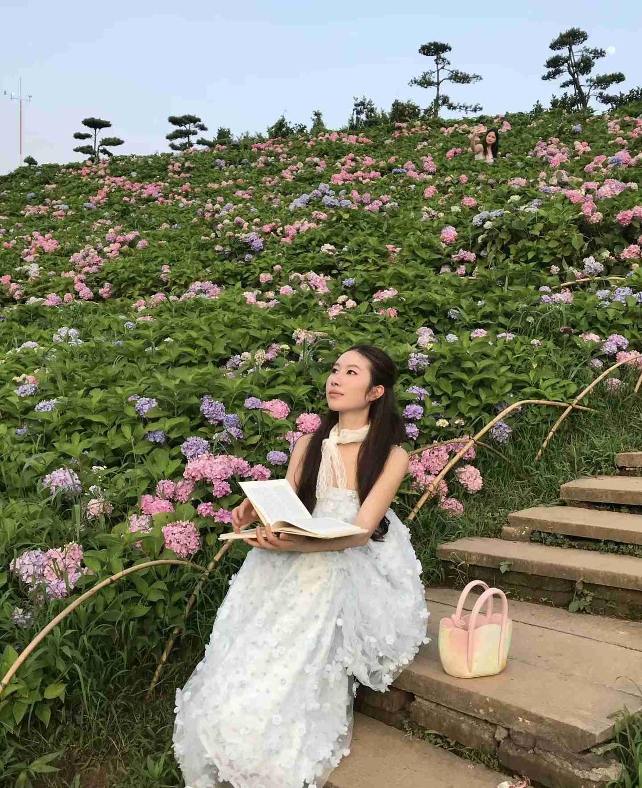我的今日状态：😁轻松愉快
我这里的天气：☀️晴天