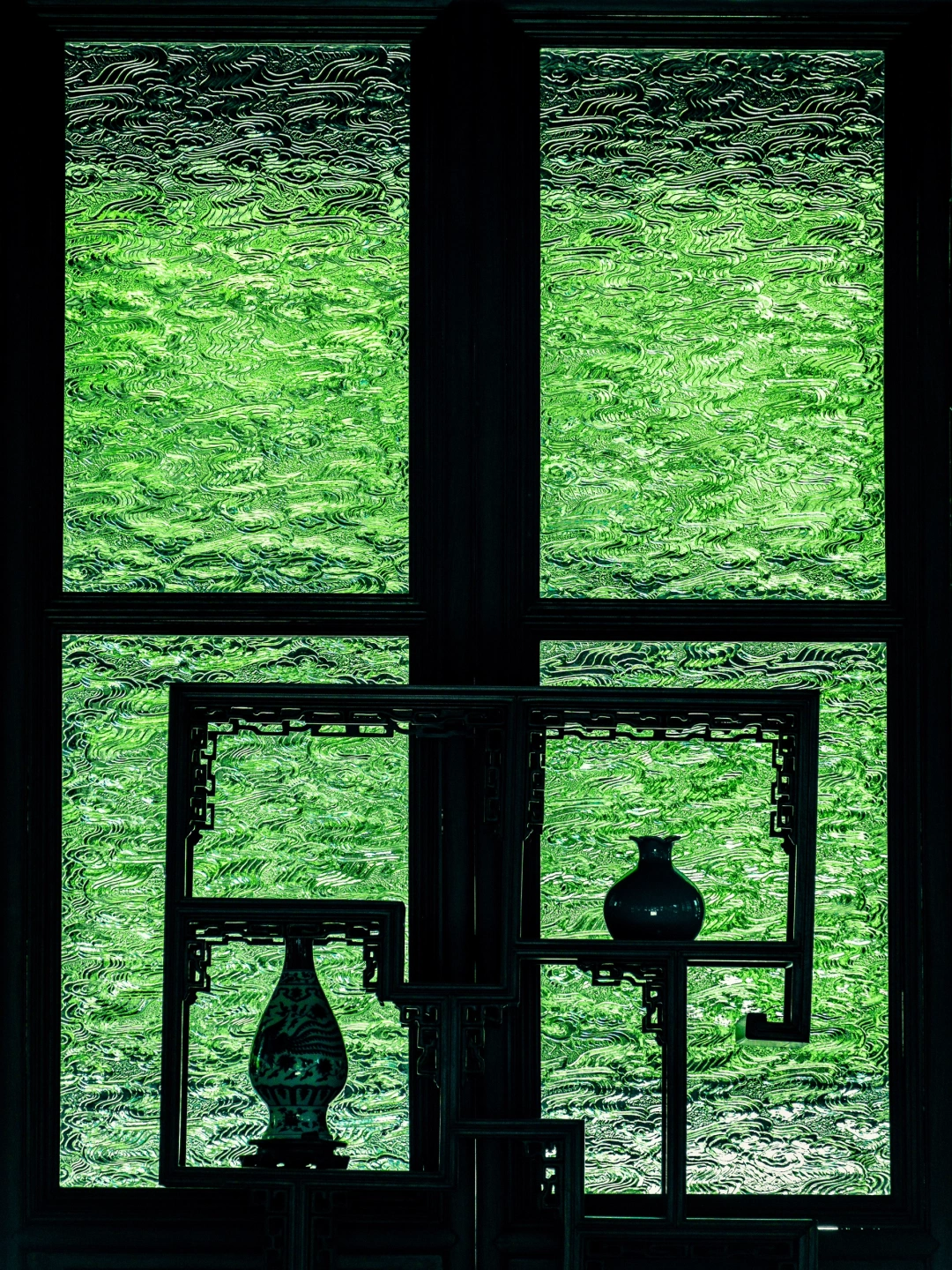 被苏州园林里的“玻璃”窗！美到失语了😭