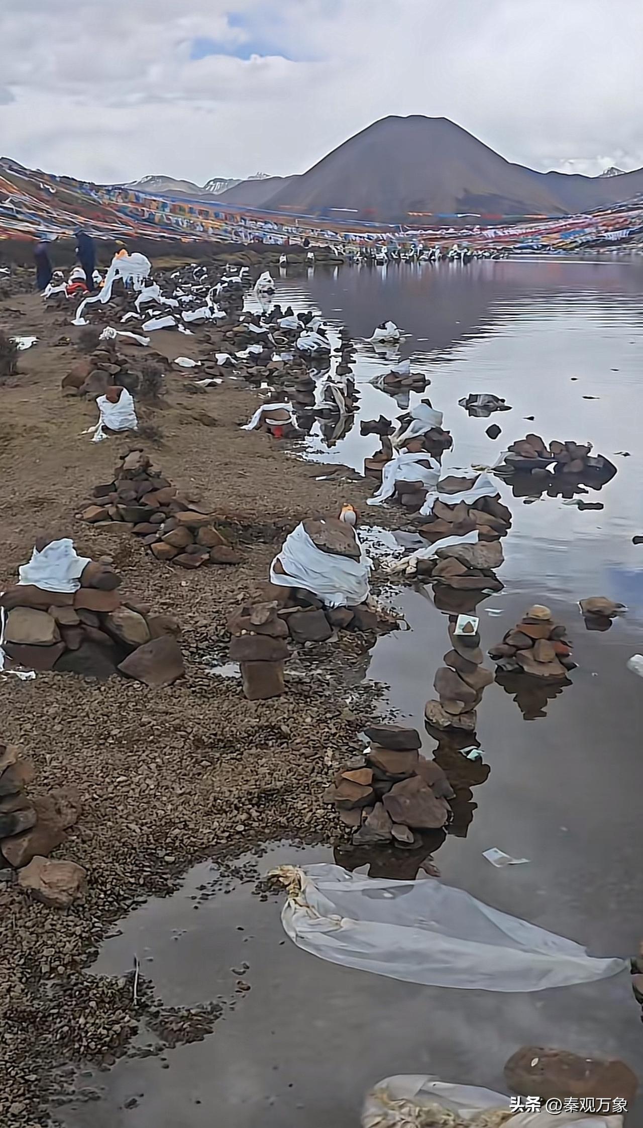 西藏 山南 财神湖
