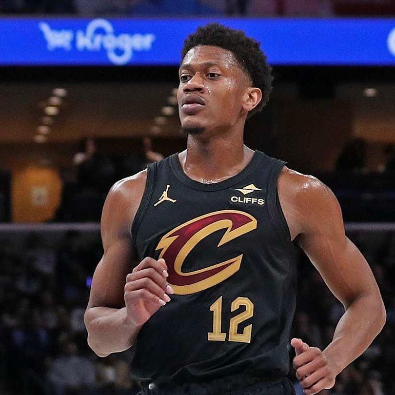 Michael Scotto：骑士队和国王队已经讨论过一笔交易，该框架将把德安德