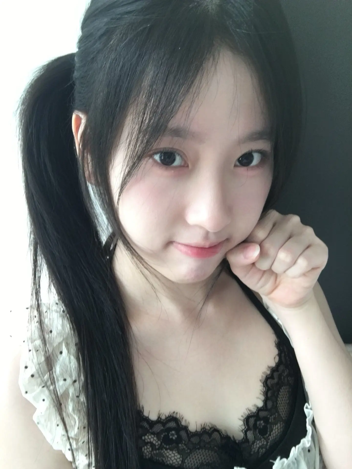 喜欢你才对你装可爱 你以为卖萌很轻松吗