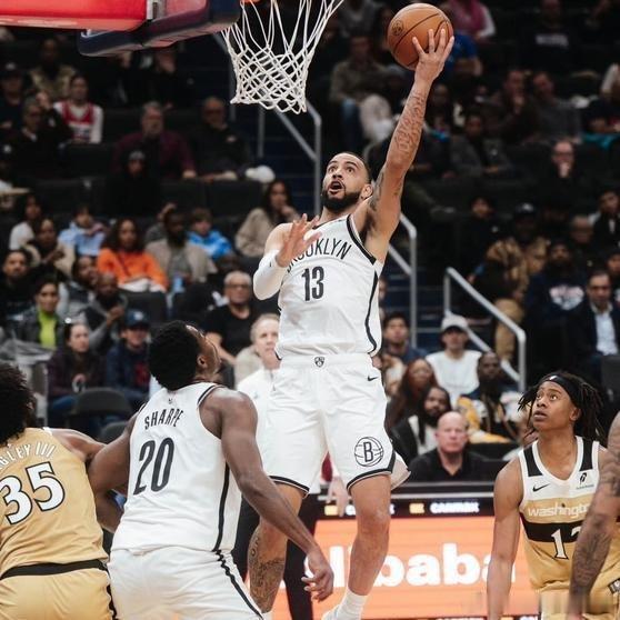 《6笔签约正式达成！马刺、森林狼、魔术、76人与奇才宣布重磅强援》事情要从2月4