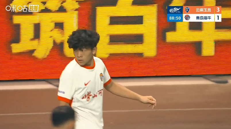 #邝兆镭替补登场##邝兆镭中超首秀#比赛最后阶段，小将邝兆镭上场！！#云南玉昆3