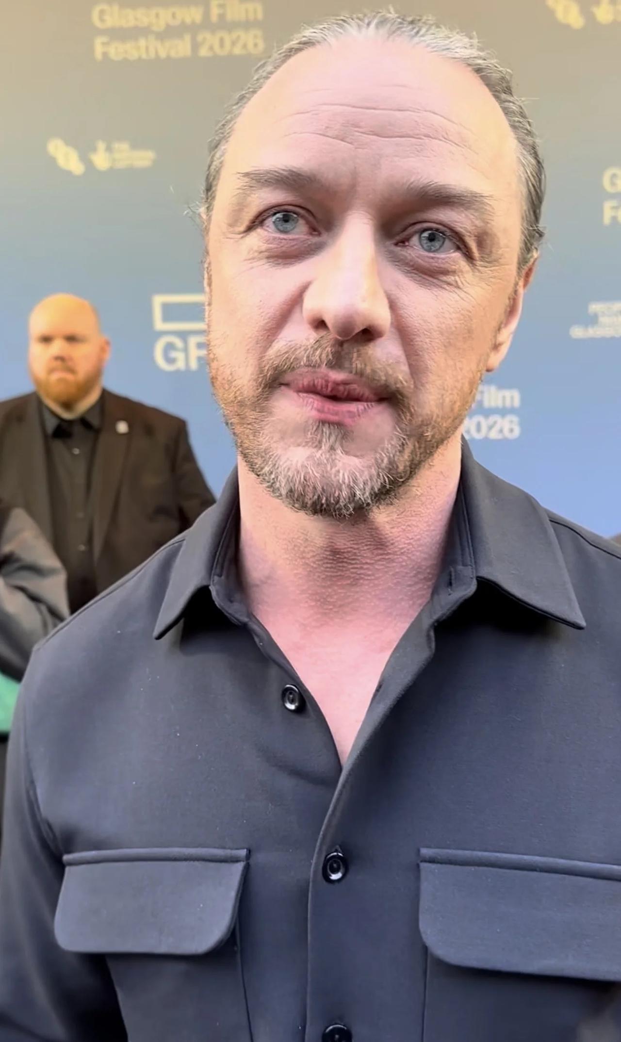 这是……一美？！
天呐，他怎么成这样了[笑哭]，差点没认出来啊，再婚之后断崖式衰