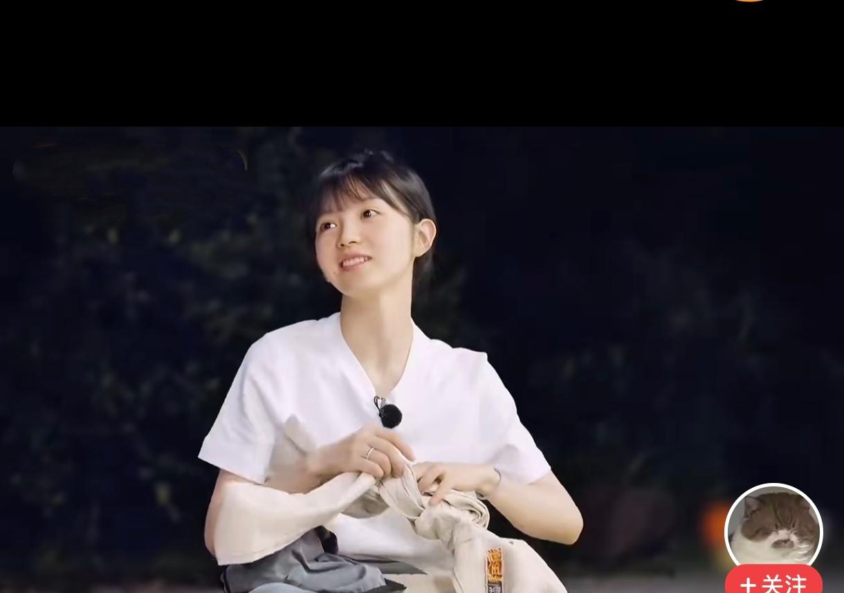 田曦薇应该是素颜最美的女星了吧！果然还是得年轻啊！她素颜上境比王丽坤还美！她皮肤