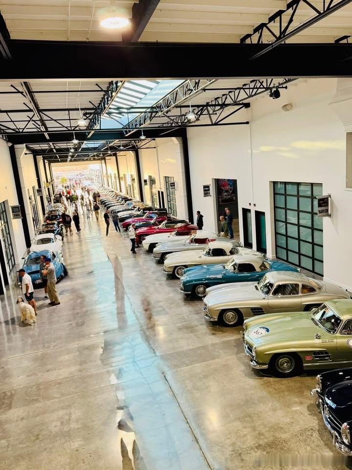稀有车型🇩🇪BENZ 300SL 80部齊聚經典又壯觀的畫面[照相机] ​​
