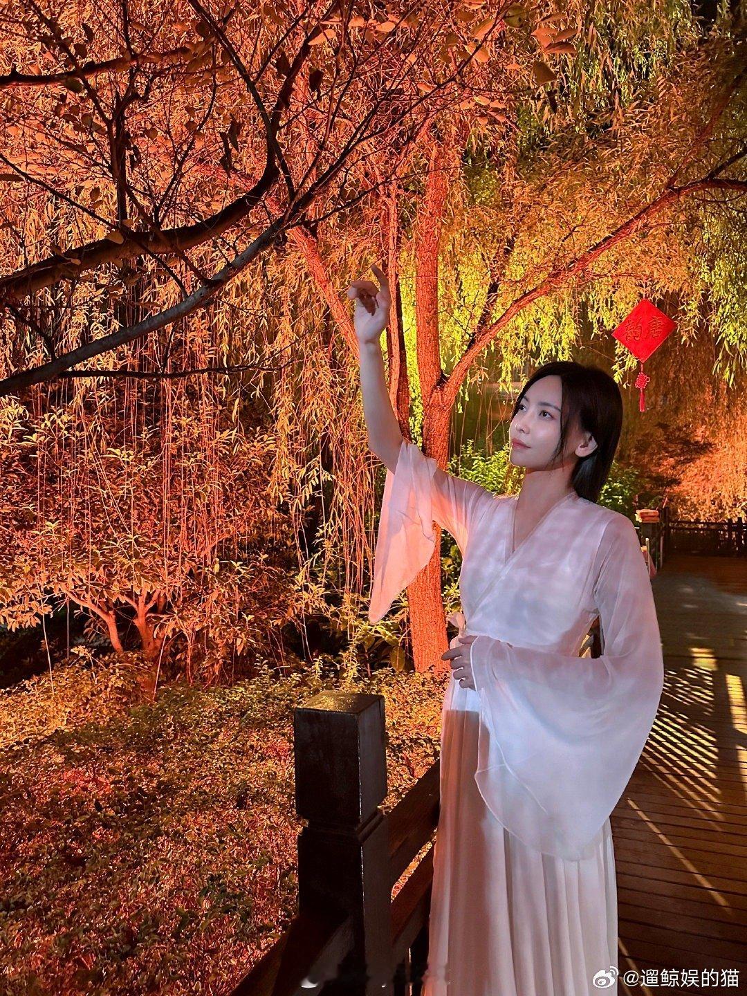 #于文文官宣加盟我家那闺女#这也太值得期待了吧，根本拒绝不了于文文这个宝藏女孩，