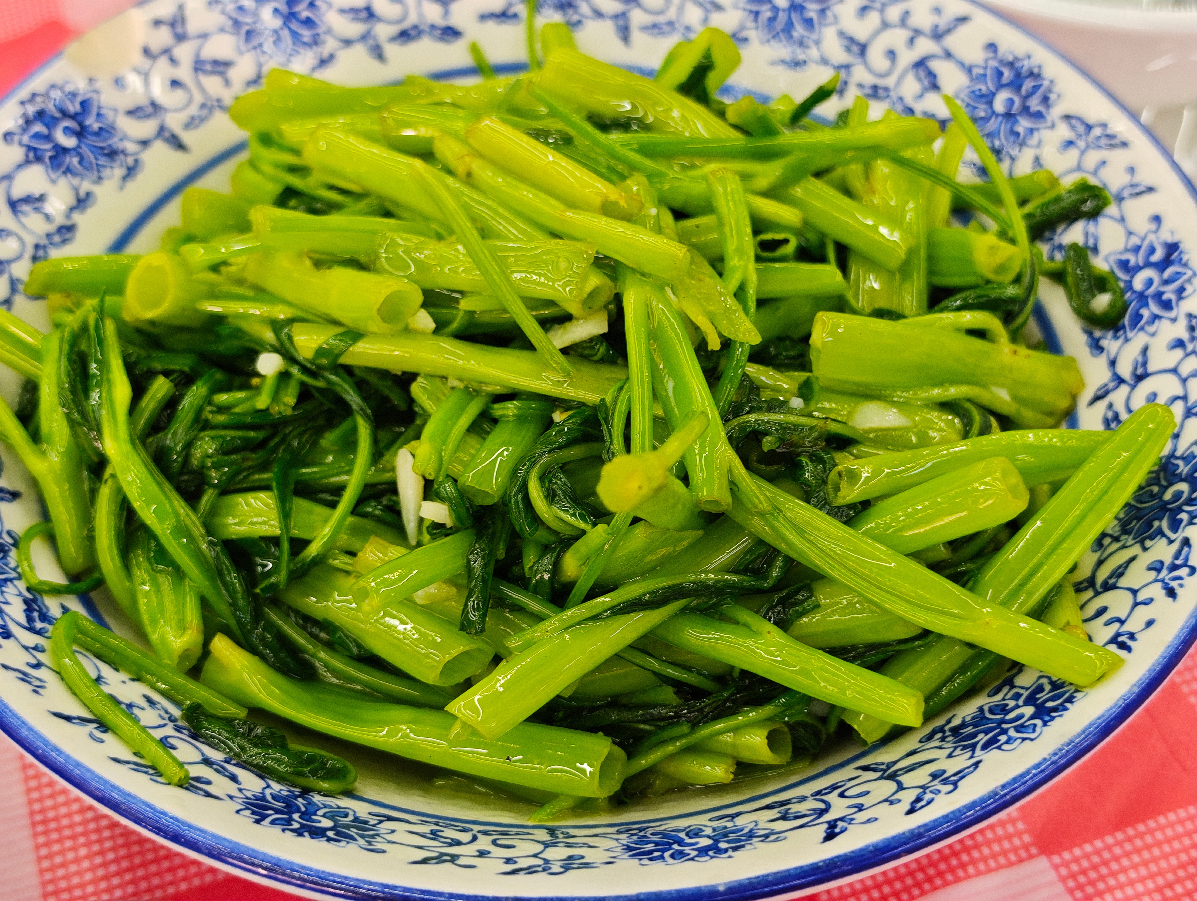 今天吃江西菜，除了炒米粉和猪脚拉完了，其他可以给到顶级，尤其是这个辣子红烧肉，一