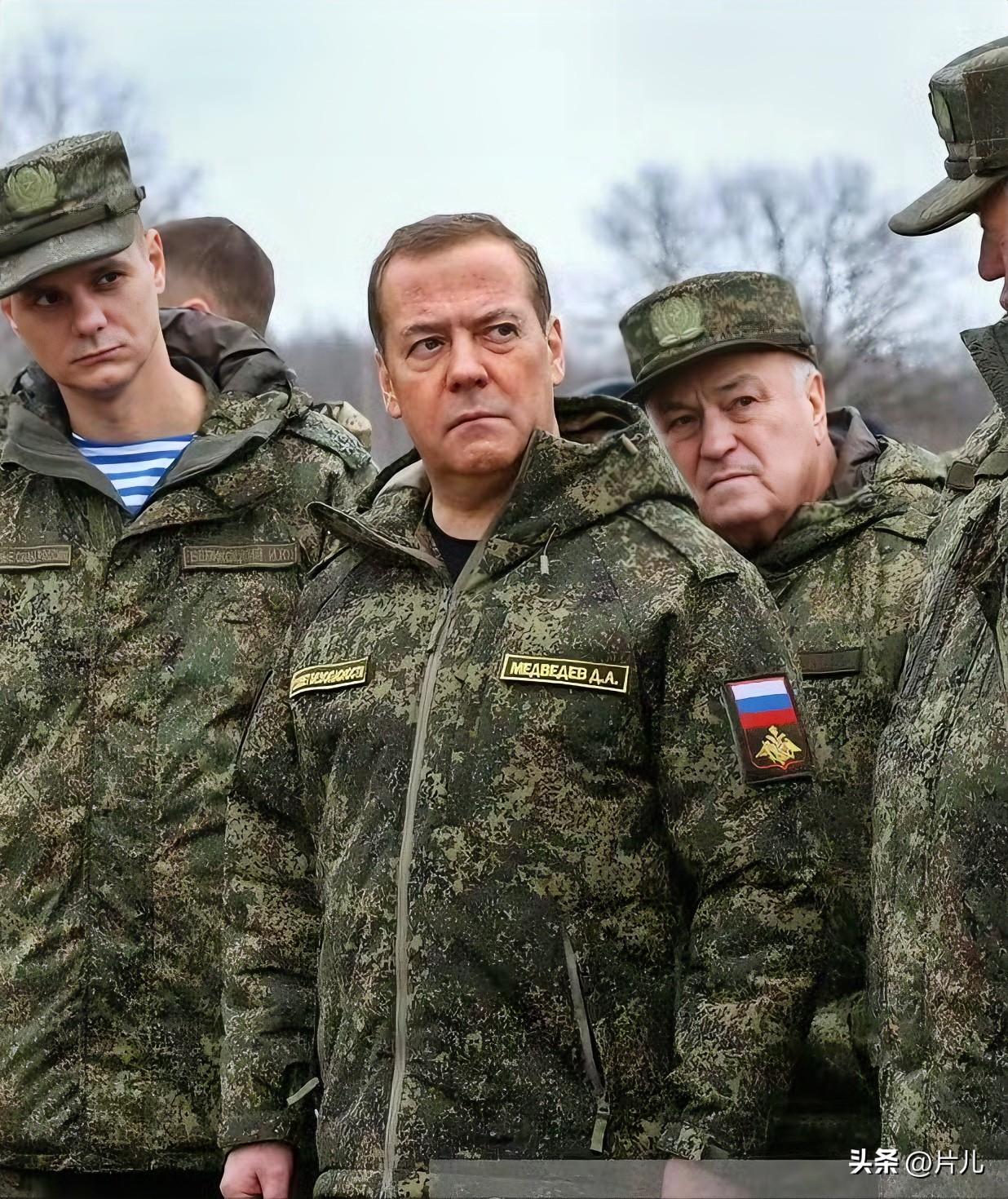 力挺伊朗！美以打击伊朗之后，俄罗斯多方做出了明确力挺伊朗的表态，俄罗斯安全委员会