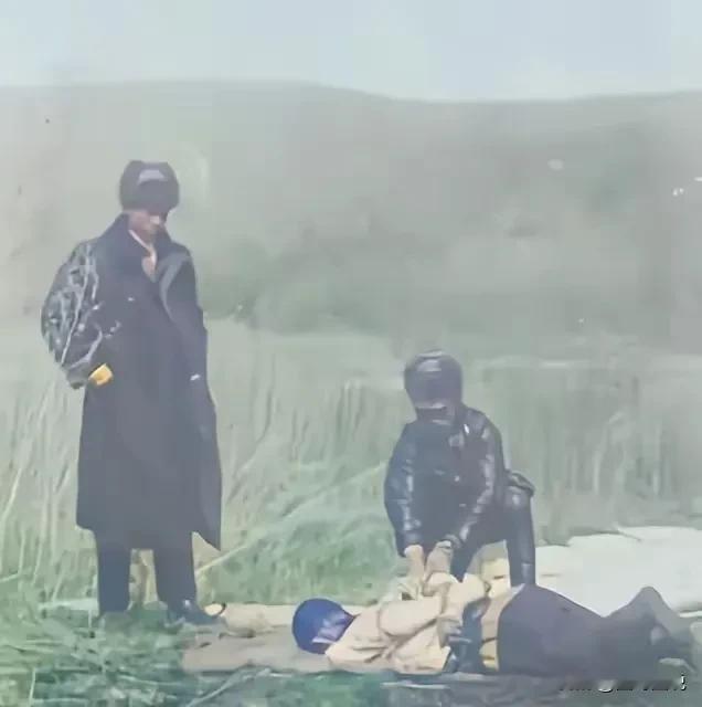 1936年的长春，出身草莽的万顺，在叛徒的出卖下被日军逮捕。狱中，万顺面对敌人的