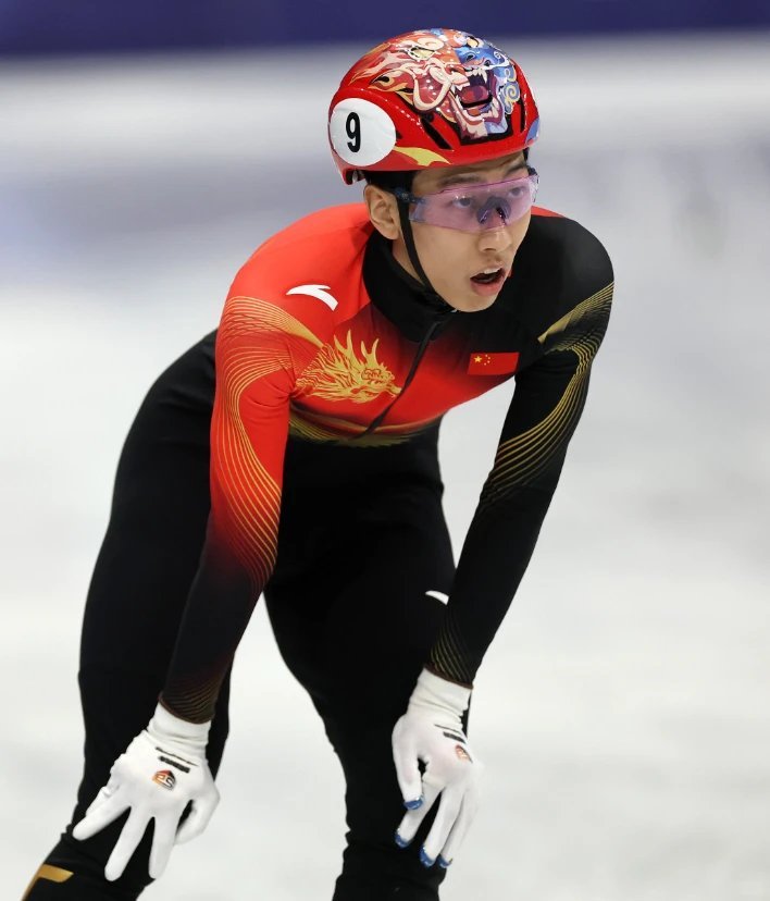 孙龙失误米兰冬奥混接决赛的冰面，刻下了中国短道队最遗憾米兰冬奥混接决赛的冰面，刻