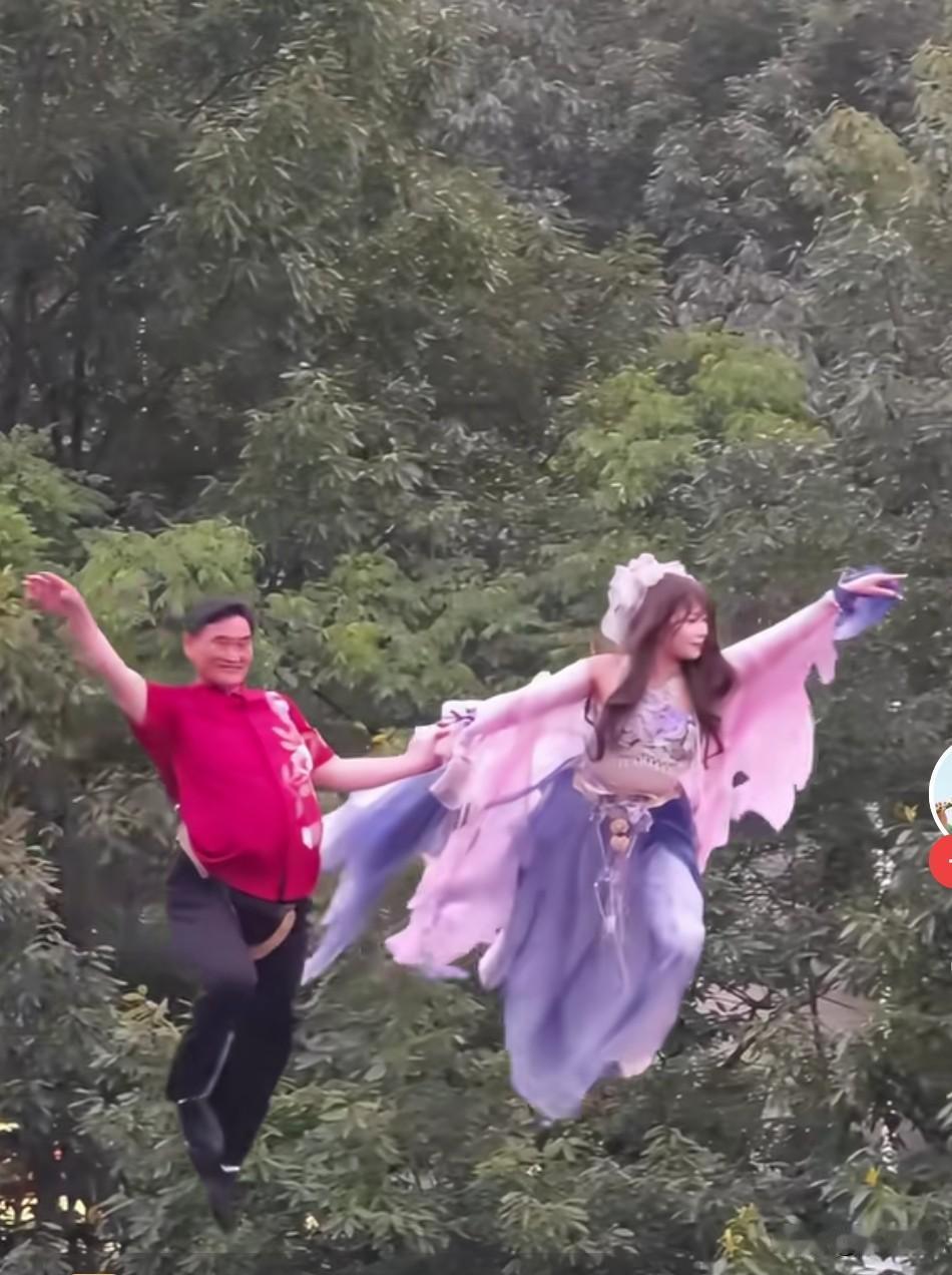 这不是AI。大衣哥也是拼了，200多斤的大个挺着大肚子吊着威亚，在飞行中控制平衡