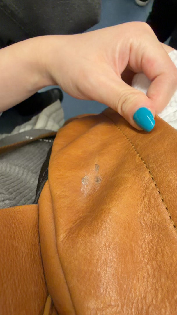 嗯啊 不把背包转过来 劳资一辈子都不知道包上有鸟屎 就这样针对我吧！！！！ 