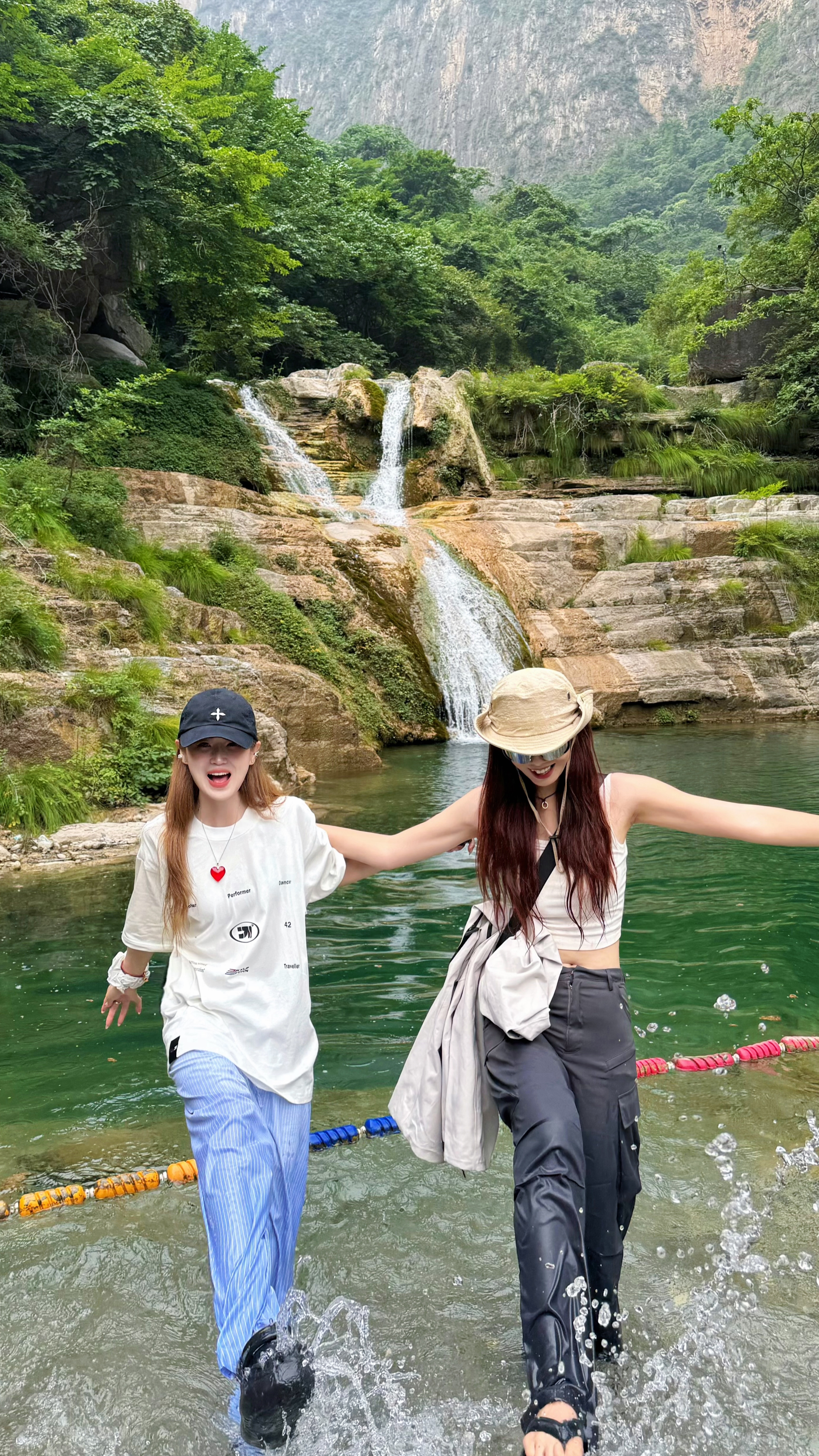 #何以中国行走河南# 我们的快乐！显而易见！#云台山太行峡谷奇观# #云台山暑期