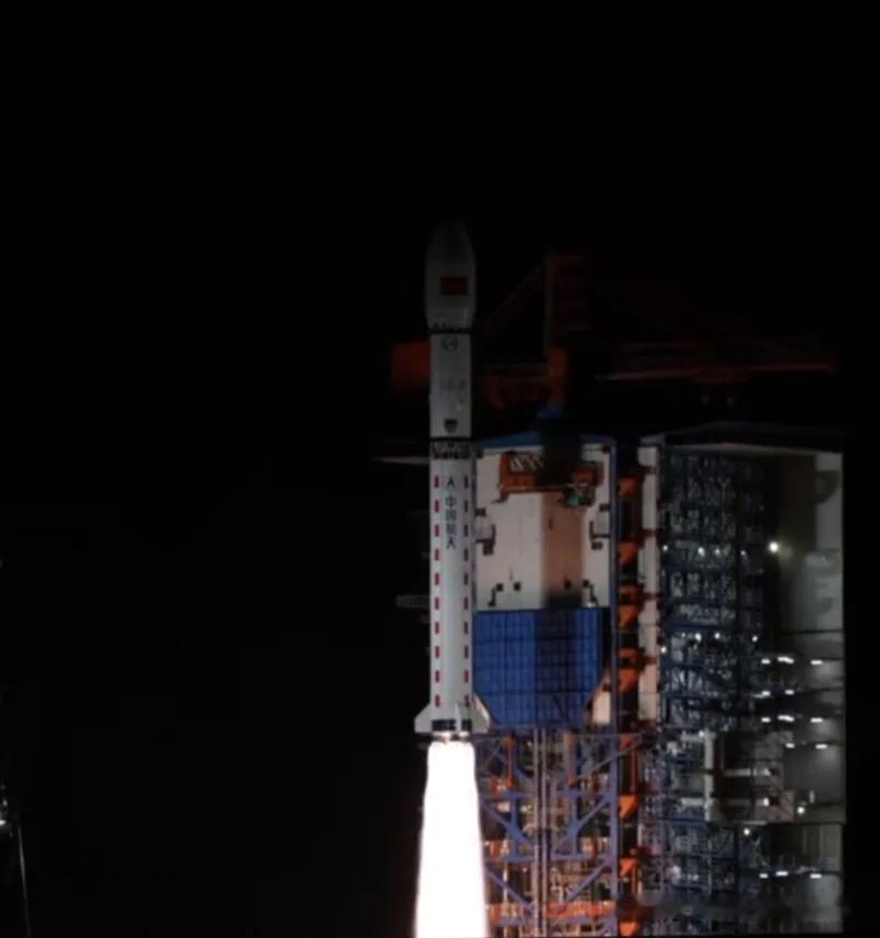 【长二丁成功发射卫星互联网技术试验卫星】5月31日2时07分，长征二号丁运载火箭